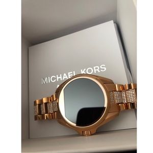 Michael Kors Access Bradshaw smartwatch! Rose gold